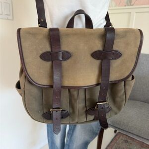 Filson Carry-on Canvas Travel Bag Detachable Strap Buckle Close Green